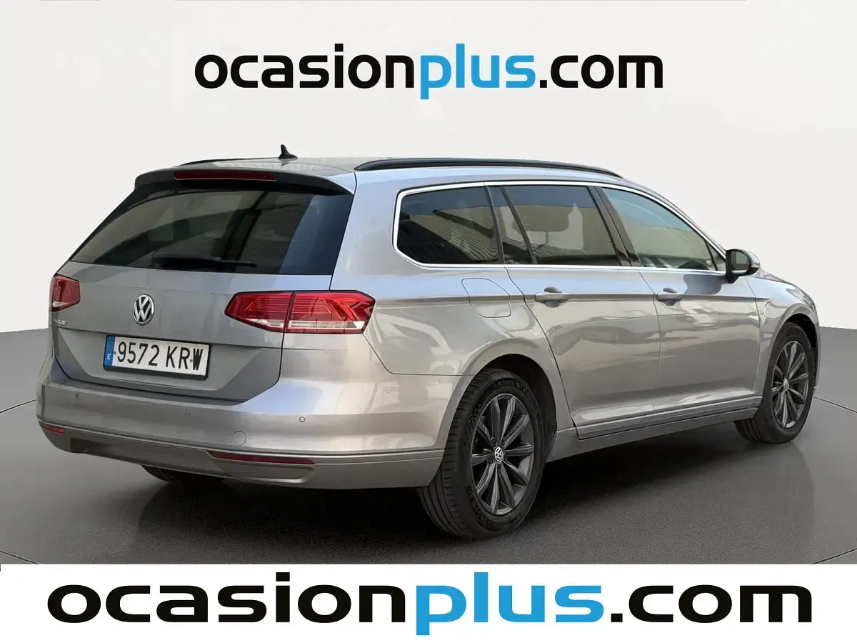 Usado VW Passat Advance 120 CV (88 kW) 2018 Gris Familiar