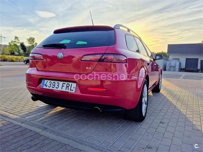 Usado Alfa Romeo 159 200 CV (147 kW) 2007 Rojo Familiar