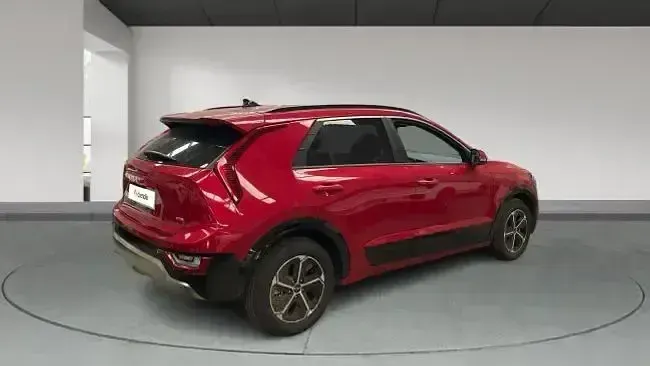 Usado Kia Niro 141 CV (103 kW) 2024 Rojo SUV