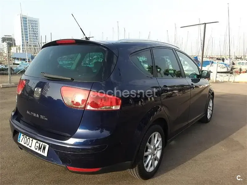 Usado Seat Altea XL 105 CV (77 kW) 2009 Azul Monovolumen