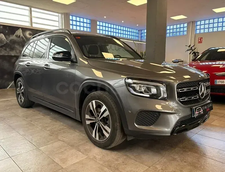 Usado Mercedes GLB200 150 CV (110 kW) 2021 Gris / plata SUV