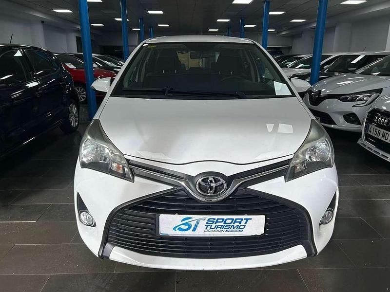 Usado Toyota Yaris City 69 CV (50 kW) 2015 Blanco Utilitario