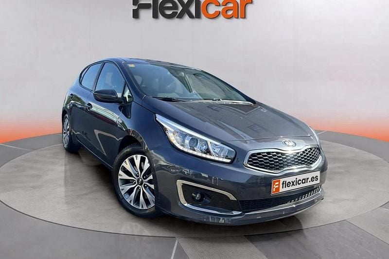 Gris Usado 2018 Kia Ceed GT Berlina | 10.290 € (Buen precio) - Imagen 1/4