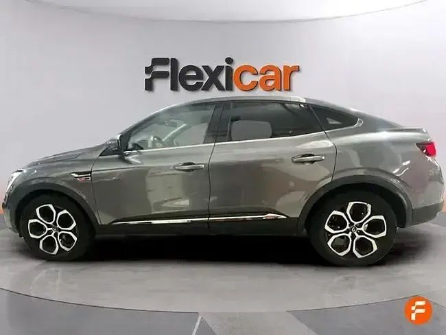 Usado Renault Arkana Intens 140 CV (102 kW) 2021 Gris SUV