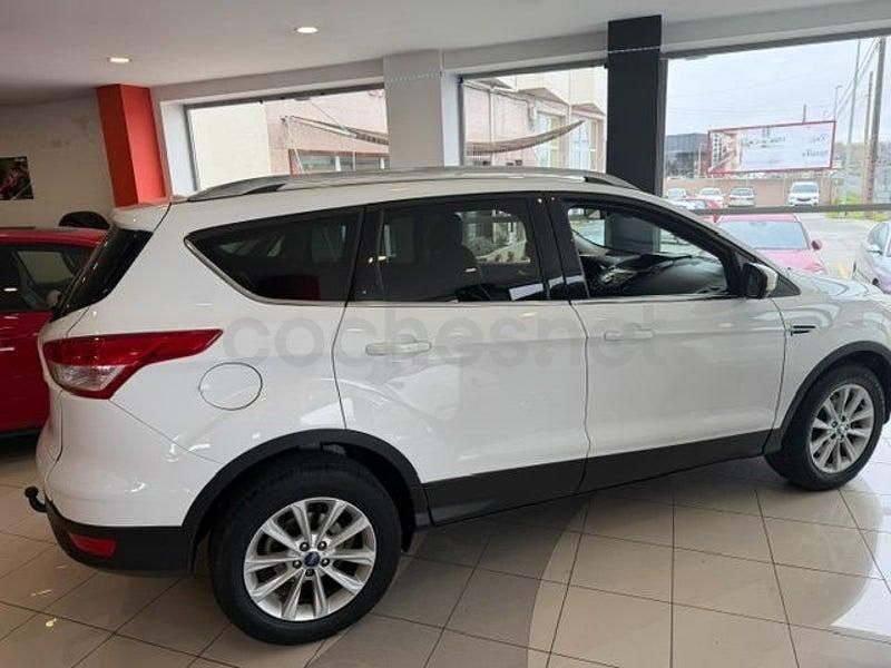 Usado Ford Kuga Trend 120 CV (88 kW) 2014 Blanco SUV