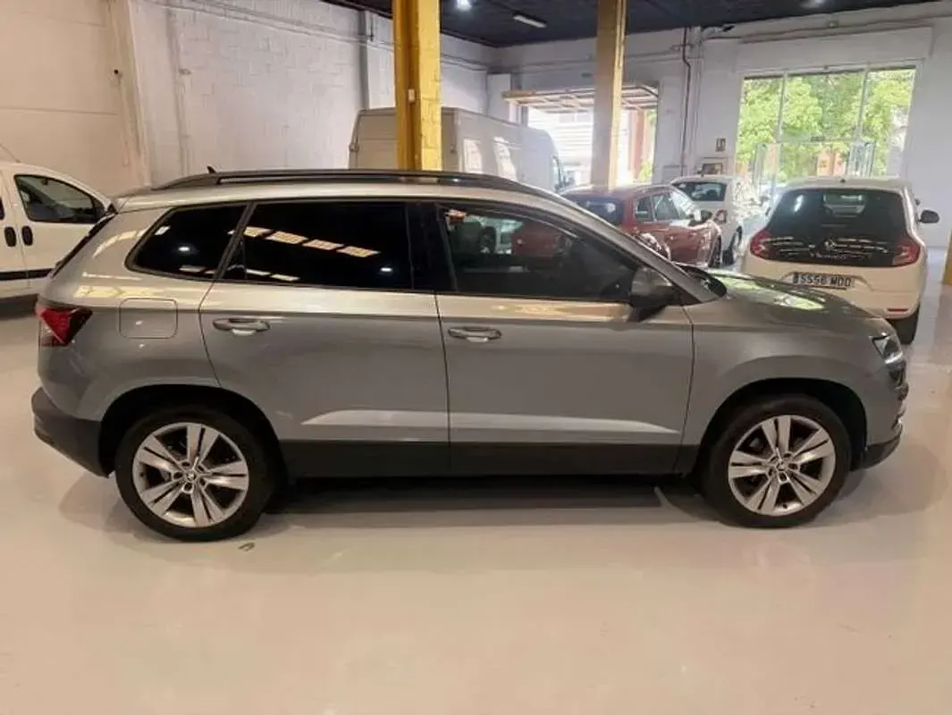 Usado Skoda Karoq Ambition 150 CV (110 kW) 2018 Gris SUV