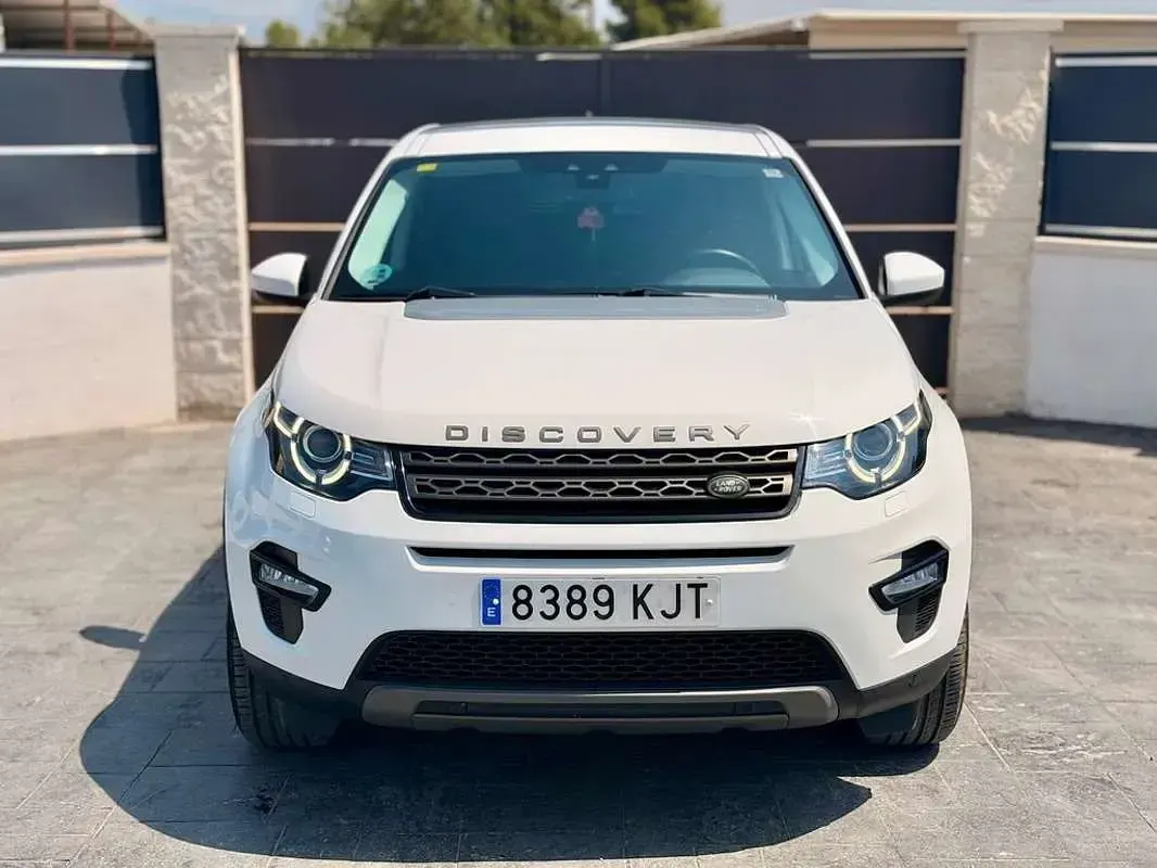 Usado Land Rover Discovery Sport HSE Luxury 150 CV (110 kW) 2018 Blanco SUV
