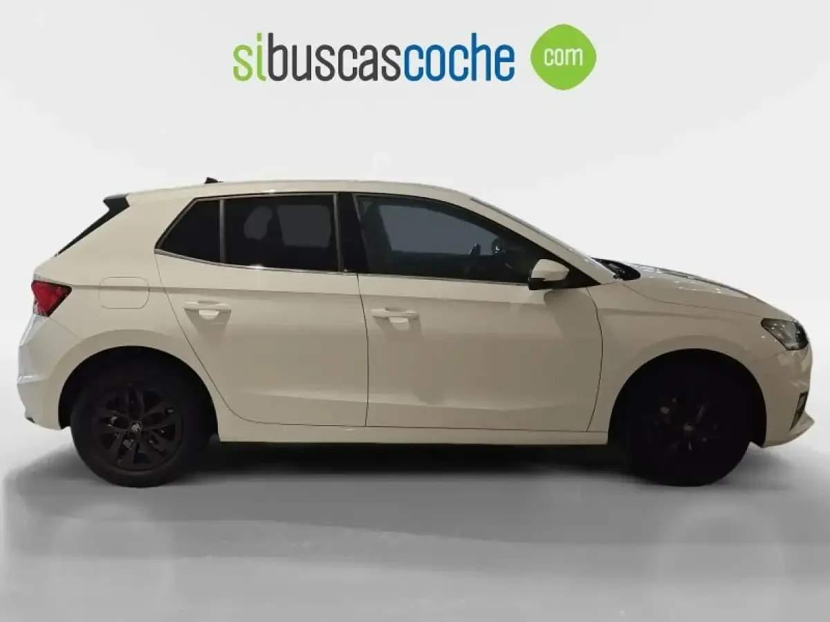 Usado Skoda Fabia Selection 95 CV (69 kW) 2025 Blanco Utilitario