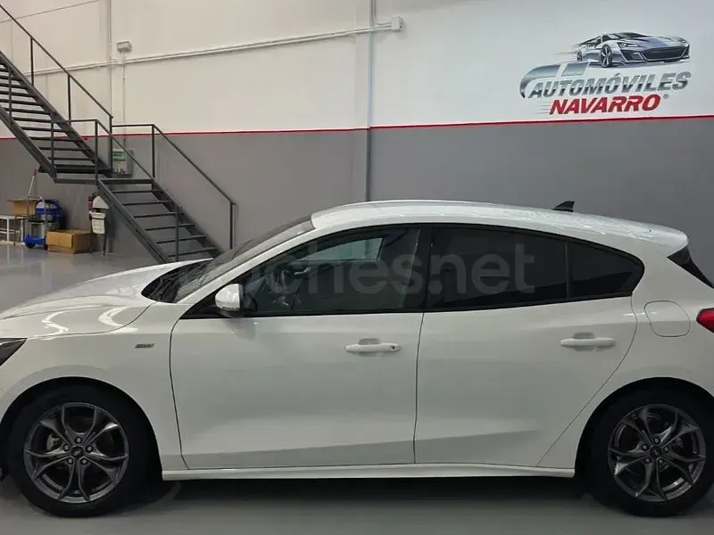 Usado Ford Focus ST-Line 120 CV (88 kW) 2022 Blanco Berlina