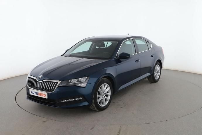 Azul Usado 2020 Skoda Superb Ambition Berlina | 21.099 € (Precio justo) - Imagen 1/3