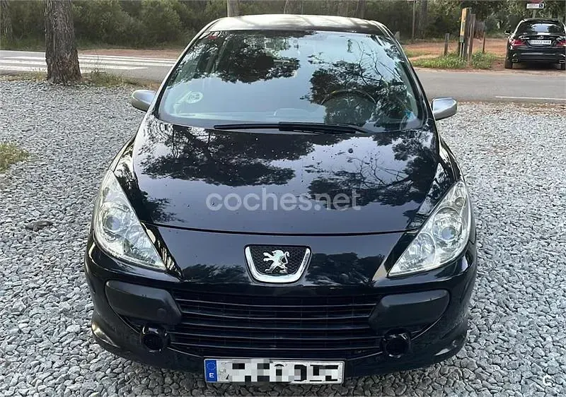 Usado Peugeot 307 90 CV (66 kW) 2006 Negro Berlina