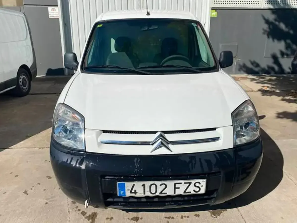 Usado Citroën Berlingo 75 CV (55 kW) 2007 Blanco Monovolumen