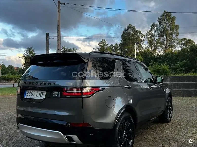Usado Land Rover Discovery HSE Luxury 240 CV (176 kW) 2020 Gris / plata SUV