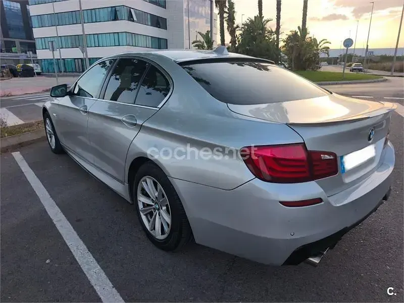Usado BMW 520 184 CV (135 kW) 2012 Gris / plata Berlina