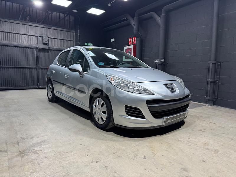 Usado Peugeot 207 75 CV (55 kW) 2009 Gris / plata Berlina