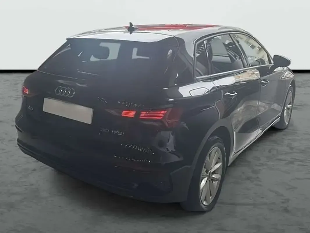 Usado Audi A3 110 CV (80 kW) 2023 Blanco Berlina