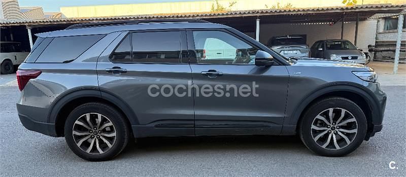 Usado Ford Explorer ST-Line 457 CV (336 kW) 2022 Gris / plata SUV
