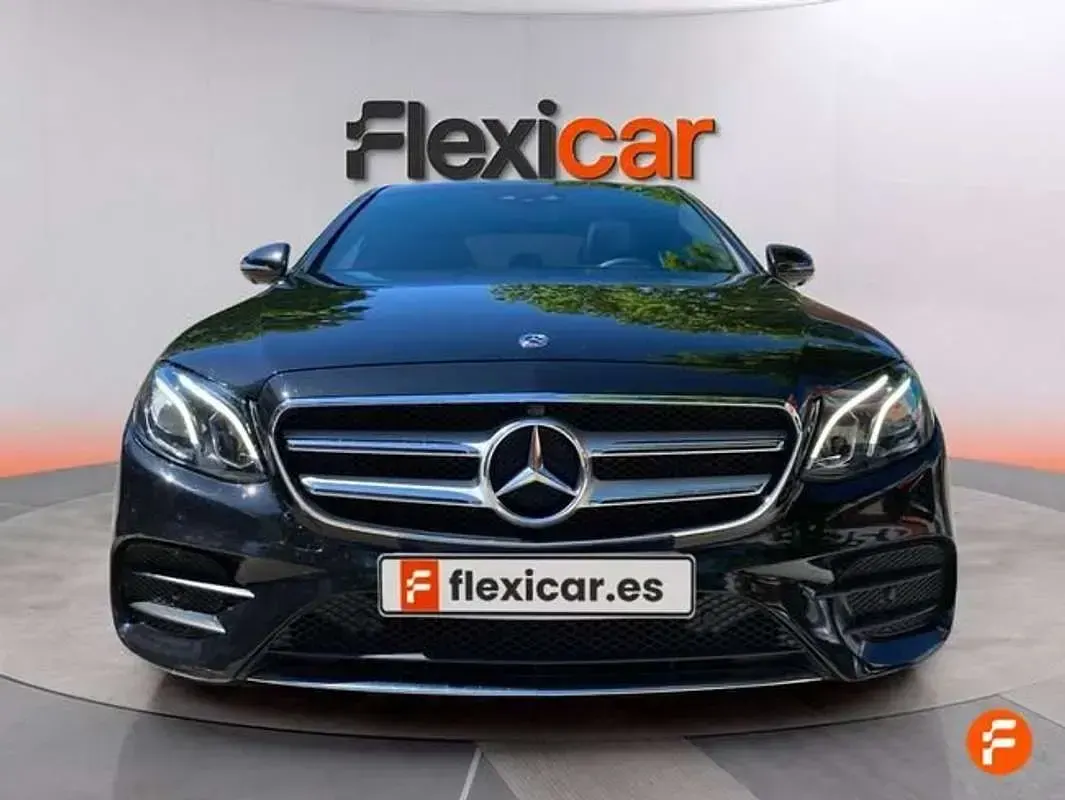 Usado Mercedes E220 194 CV (142 kW) 2019 Negro Berlina