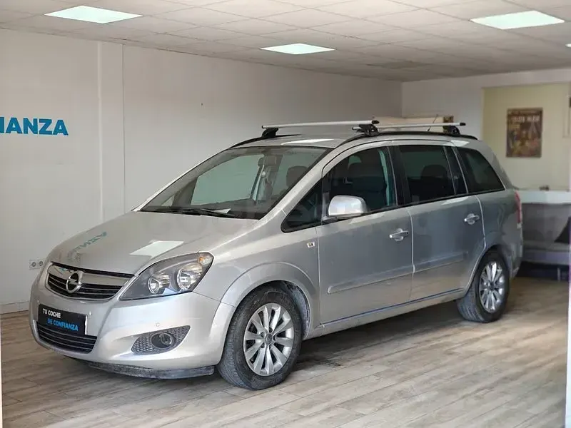 Usado Opel Zafira Family 110 CV (80 kW) 2014 Gris / plata Monovolumen