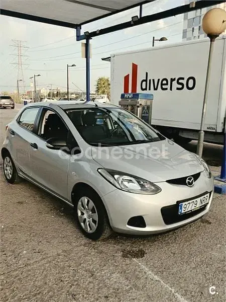 Usado Mazda 2 Active 75 CV (55 kW) 2008 Gris / plata Utilitario
