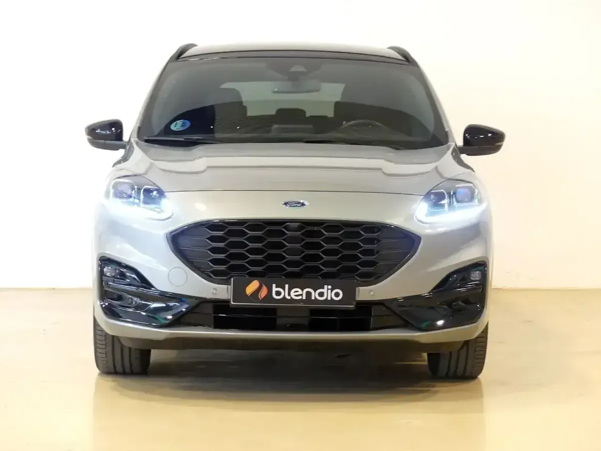 Usado Ford Kuga ST-Line X 150 CV (110 kW) 2023 Gris SUV
