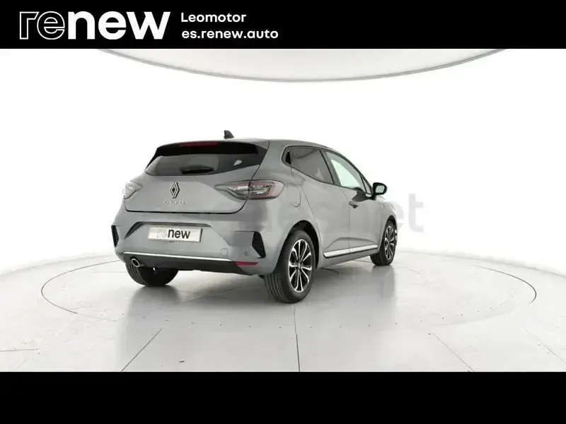 Usado Renault Clio V Techno 100 CV (73 kW) 2025 Gris / plata Berlina