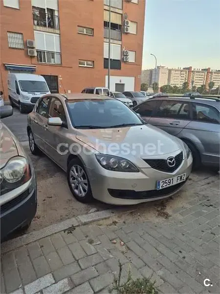 Usado Mazda 3 Active 109 CV (80 kW) 2007 Beige Berlina