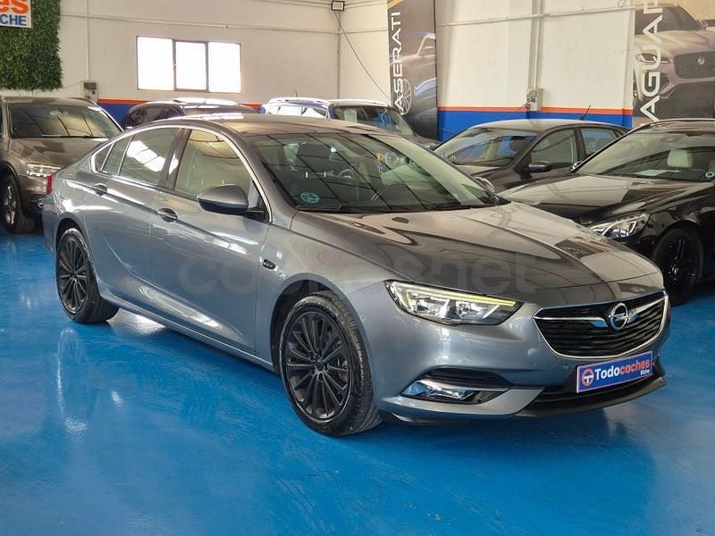 Usado Opel Insignia Ultimate 165 CV (121 kW) 2020 Gris / plata Berlina