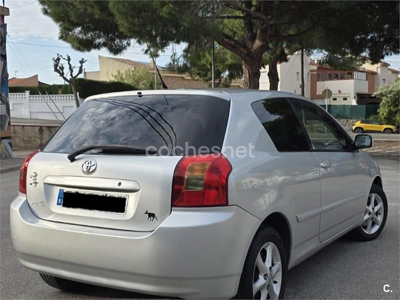 Usado Toyota Corolla Sol 90 CV (66 kW) 2003 Gris / plata Berlina