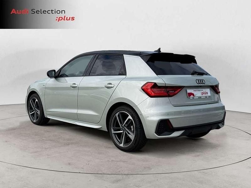 Usado Audi A1 Sportback Black Edition 110 CV (80 kW) 2024 Gris Utilitario