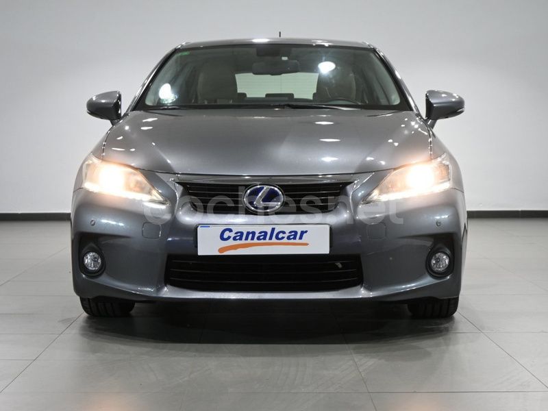 Usado Lexus CT200h 136 CV (100 kW) 2012 Gris Berlina