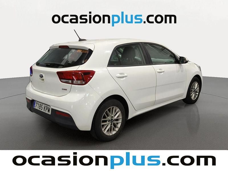 Usado Kia Rio 101 CV (74 kW) 2018 Blanco Utilitario
