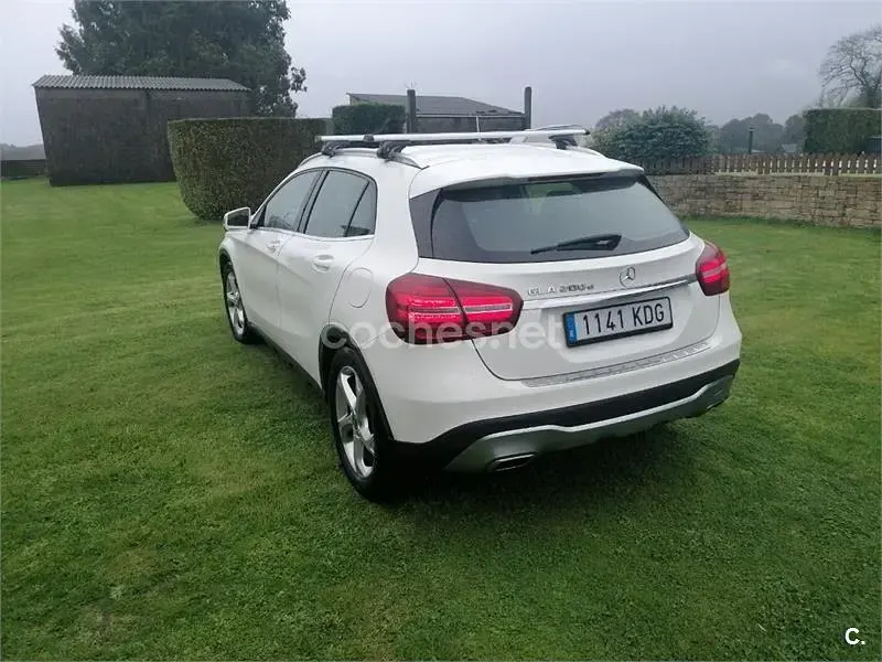 Usado Mercedes GLA200 136 CV (100 kW) 2017 Blanco SUV
