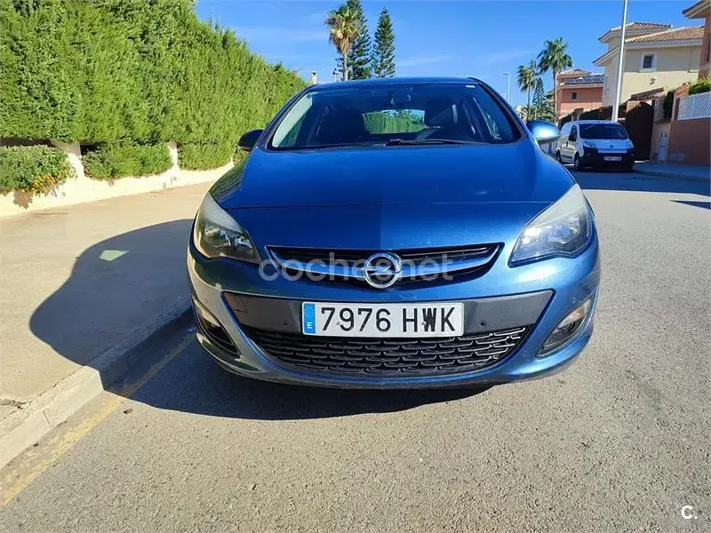 Usado Opel Astra Business 110 CV (80 kW) 2014 Azul Berlina