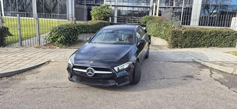 Usado Mercedes A250 218 CV (160 kW) 2021 Azul Utilitario