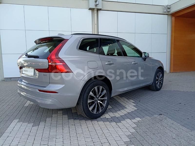 Begagnad Volvo XC60 Core 197 HK (144 kW) 2022 Grå SUV