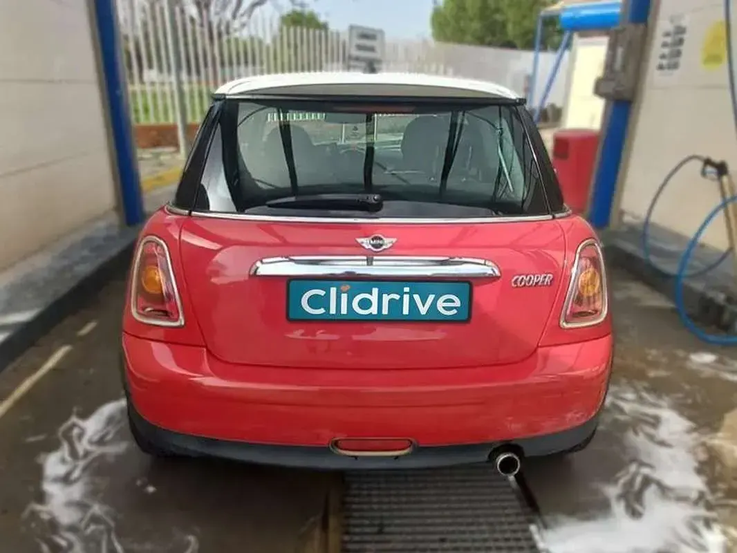Usado Mini Cooper 116 CV (85 kW) 2006 Rojo Utilitario