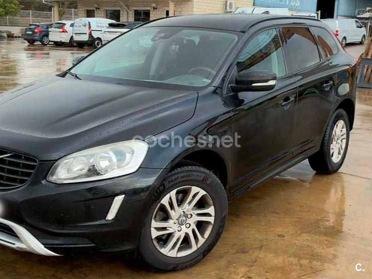 Usado Volvo XC60 Momentum 136 CV (100 kW) 2016 Negro SUV