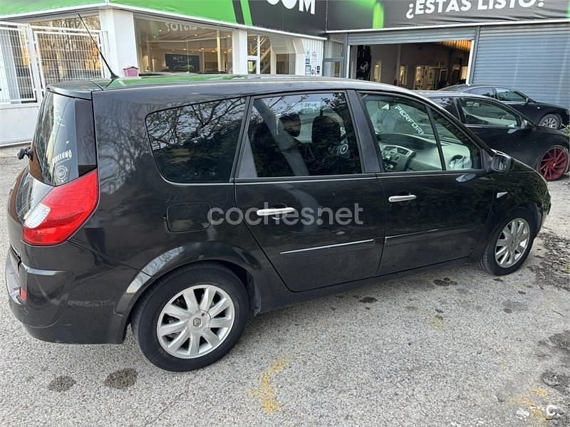 Usado Renault Grand Scénic II Dynamique 130 CV (95 kW) 2007 Negro Monovolumen