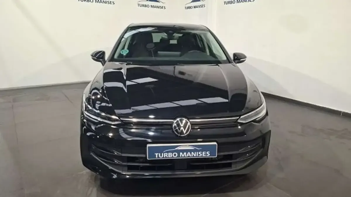 Usado VW Golf VIII 116 CV (85 kW) 2025 Negro Utilitario