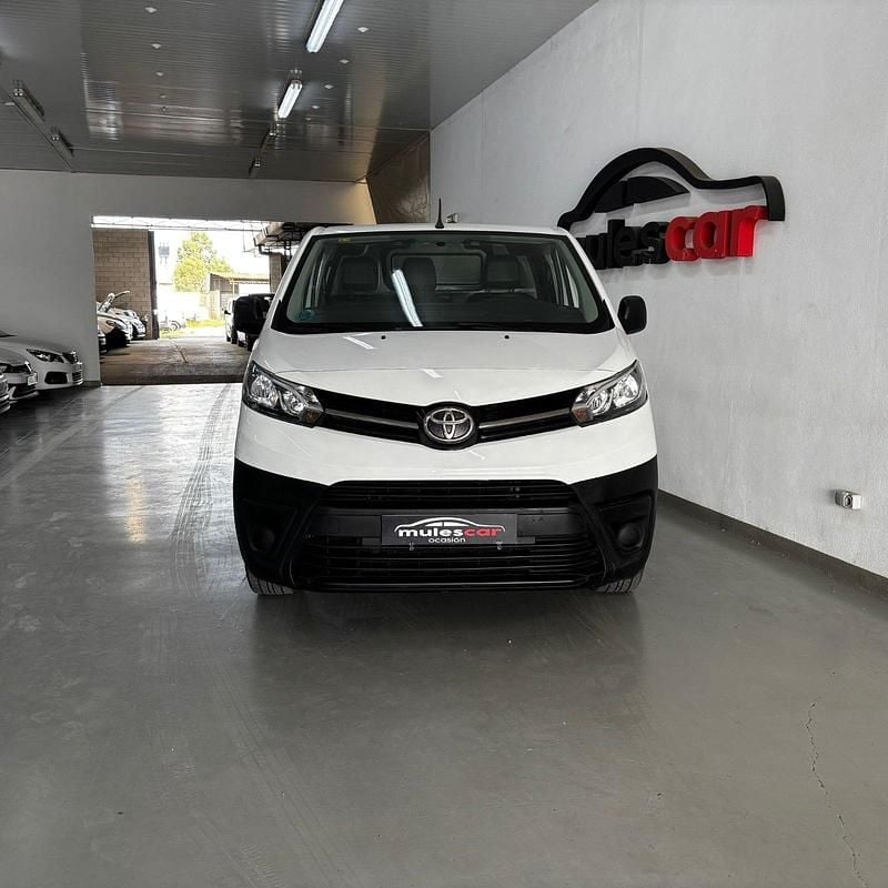 Begagnad Toyota Proace Business Edition 100 HK (73 kW) 2020 Vit Minibuss
