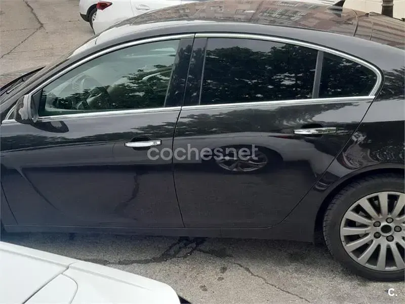 Usado Opel Insignia Edition 160 CV (117 kW) 2010 Negro Berlina