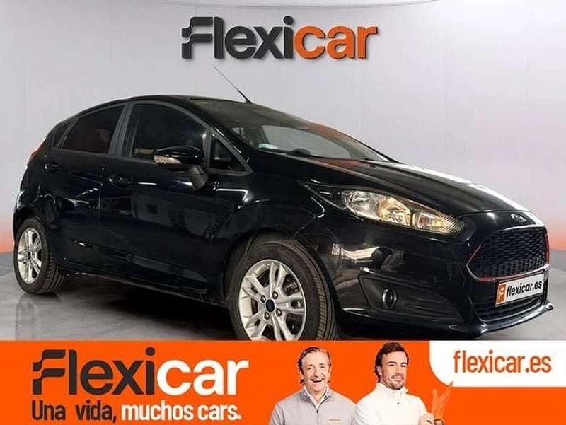 Usado Ford Fiesta Trend 101 CV (74 kW) 2016 Negro Utilitario
