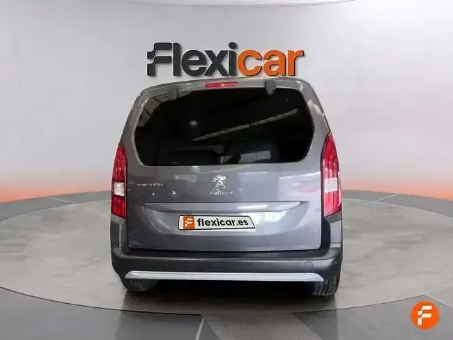 Usado Peugeot Rifter Allure 100 CV (73 kW) 2023 Gris Monovolumen