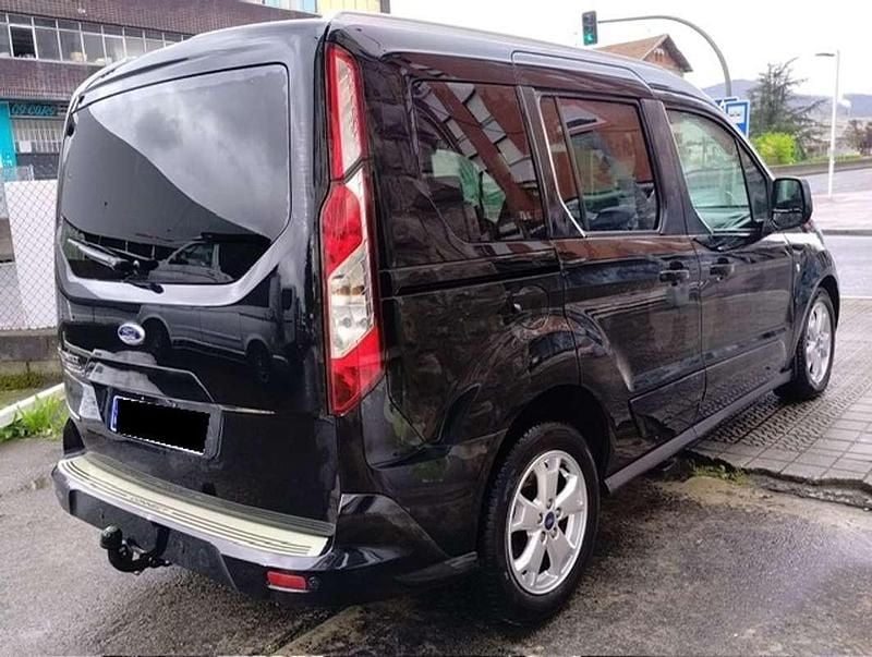 Usado Ford Tourneo Connect Titanium 95 CV (69 kW) 2015 Negro Monovolumen