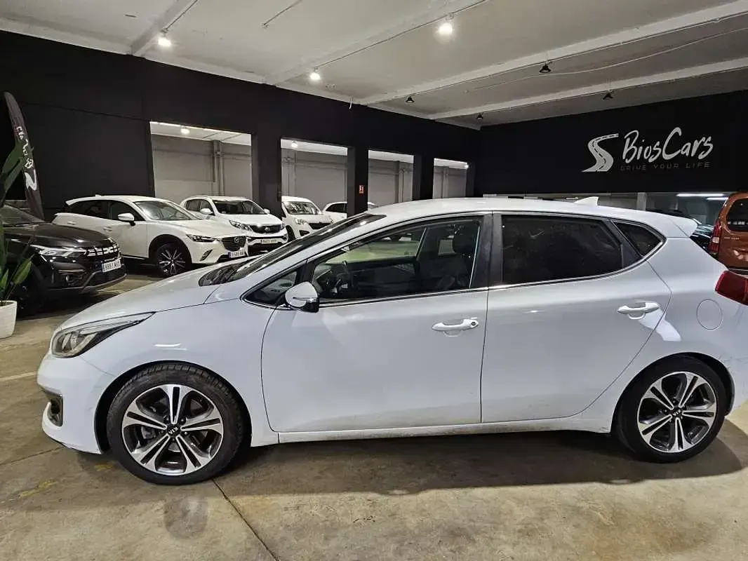 Usado Kia Ceed GT 136 CV (100 kW) 2017 Blanco Utilitario