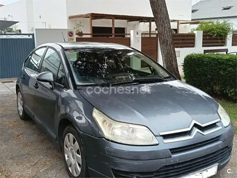 Usado Citroën C4 90 CV (66 kW) 2005 Gris / plata Berlina