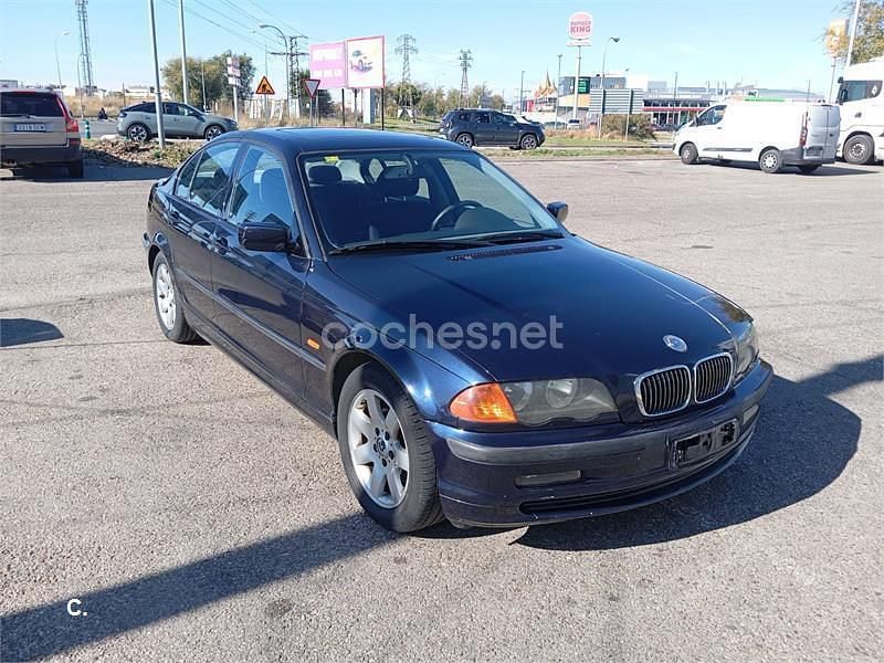 Usado BMW 323 170 CV (125 kW) 1999 Azul Berlina