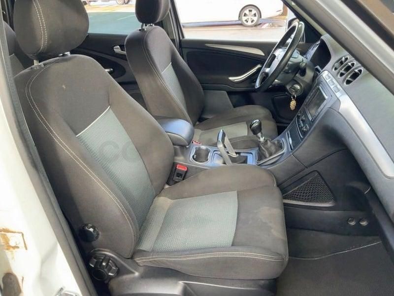 Usado Ford S-MAX Trend 140 CV (102 kW) 2015 Blanco Monovolumen