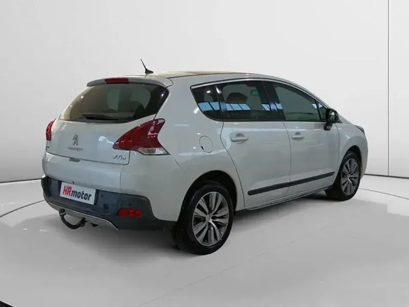 Usado Peugeot 3008 Allure 130 CV (95 kW) 2016 Blanco SUV